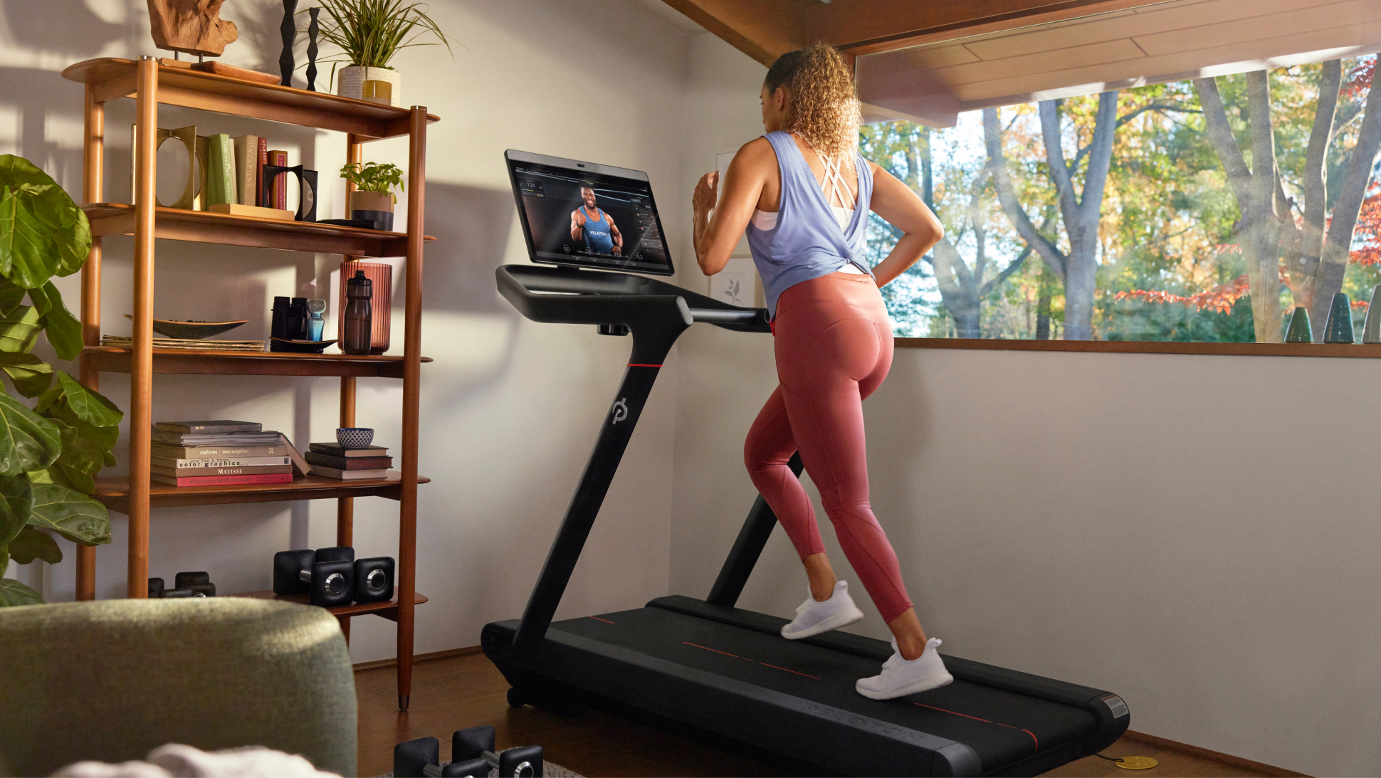 UU21034_PELOTON_SHOT_1_ERIN_GYM_SINGLE_BIKE_0956-1 2